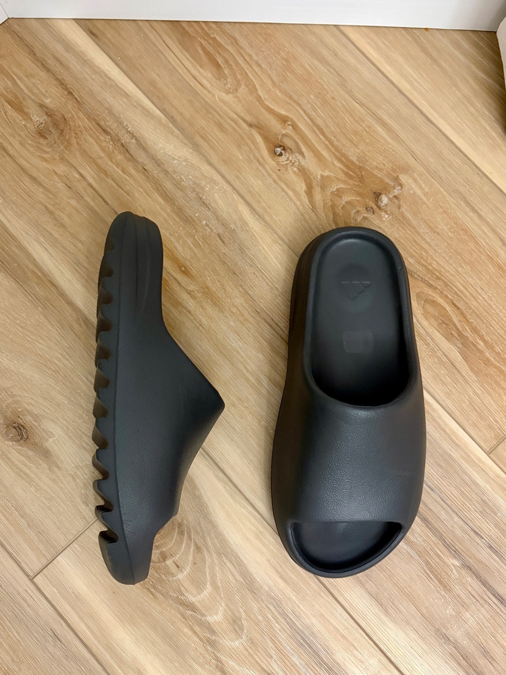 Adidas Yeezy Slides - Onyx
